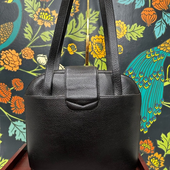 Vintage Bally Black Pebbled Leather Shoulder Bag | Gold Hardware | Italy - Picture 9 of 13